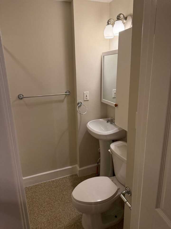 117 1/2 Bryan St - Photo 5 of 7