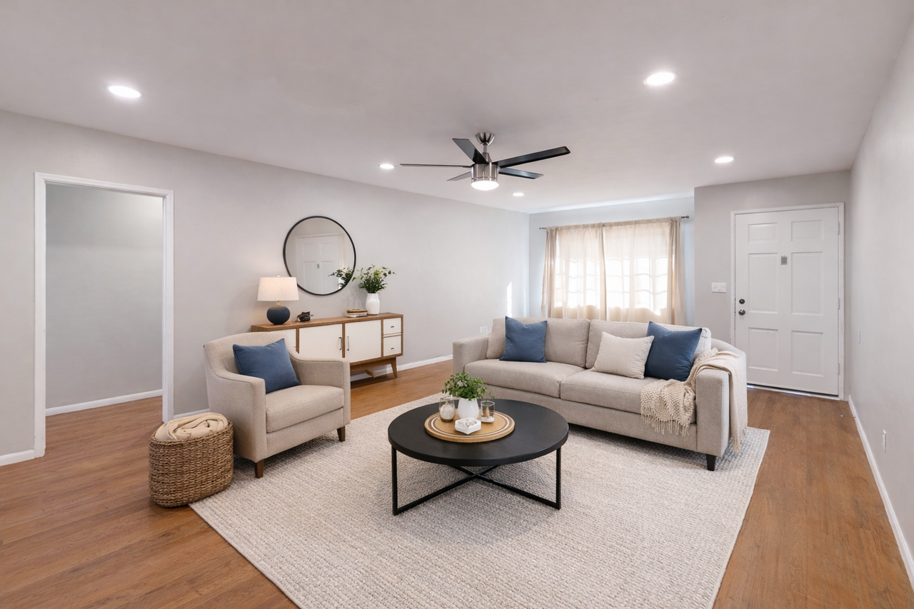 5054 Rockford Dr - Photo 3 of 16