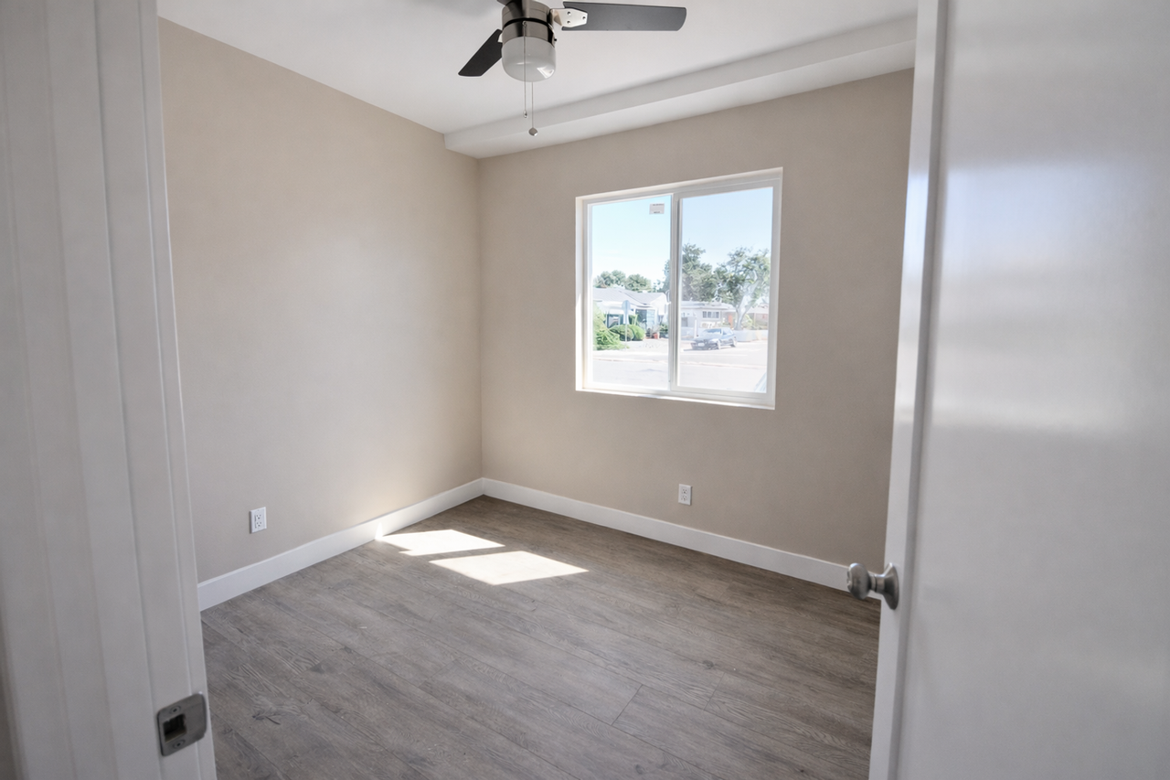 5056 Rockford Dr - Photo 5 of 9