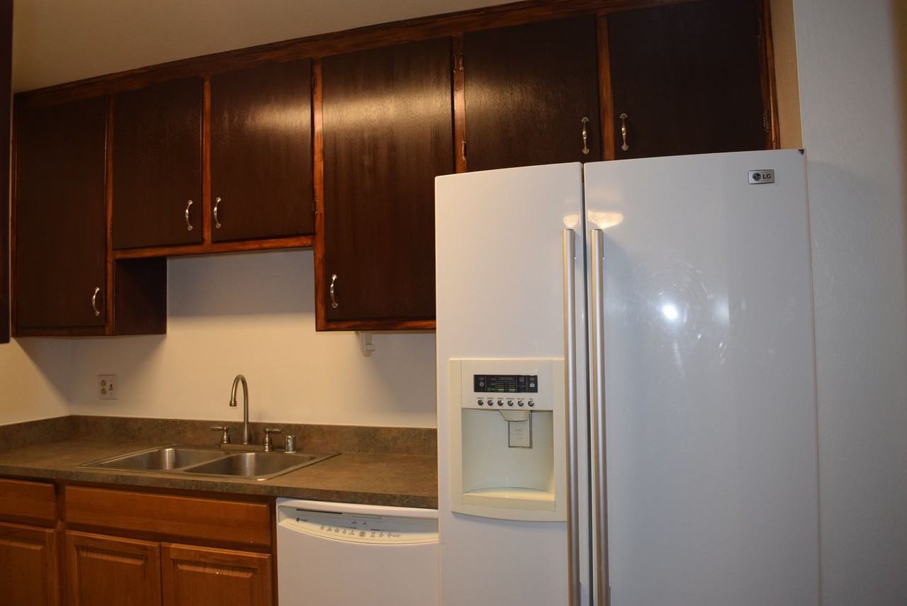 7043 Zeeland Dr - Photo 2 of 16