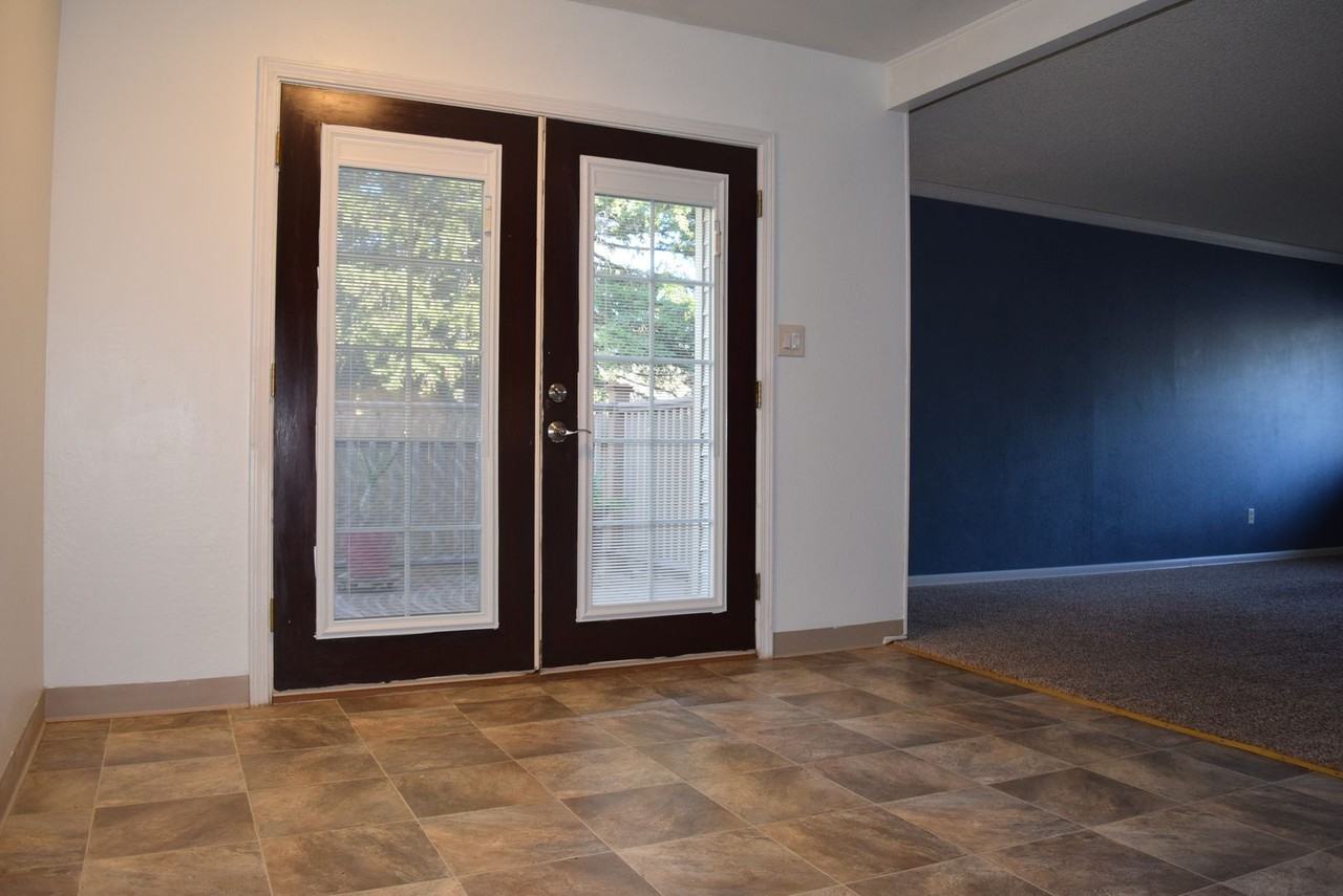 7043 Zeeland Dr - Photo 4 of 16