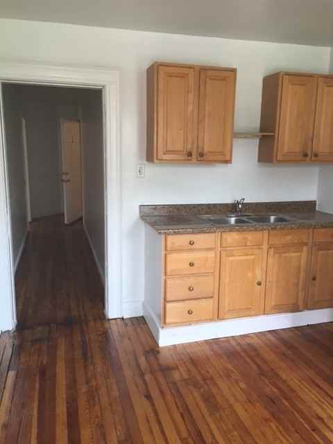 122 S Pershing Ave #3 - Photo 7 of 10