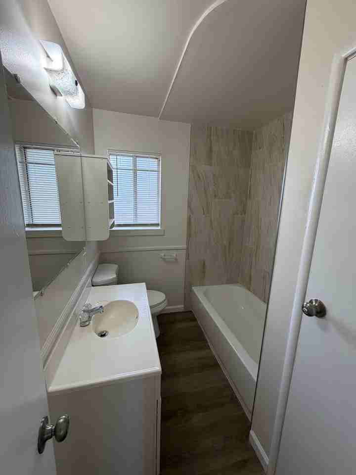 1409 Roberts Ave - Photo 6 of 13