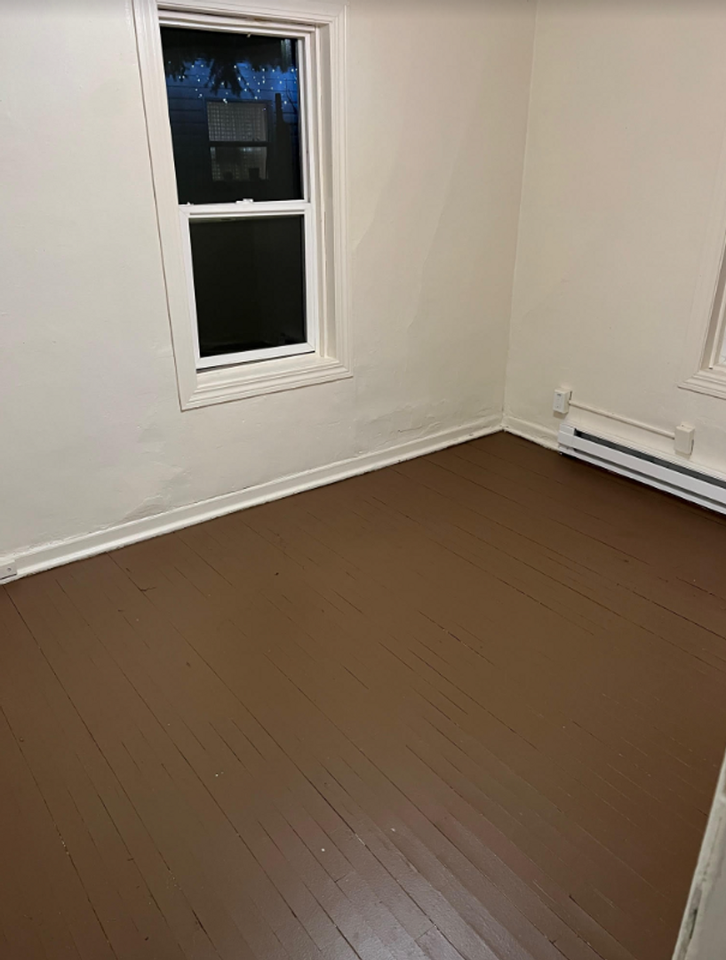 220 26th St - Photo 3 of 11