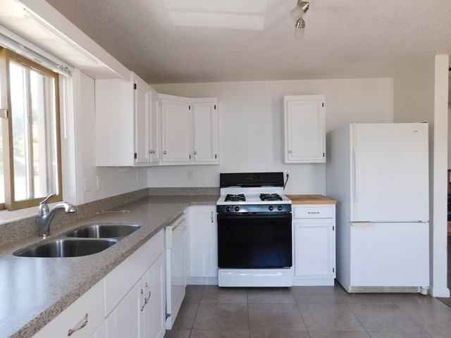 274 S 10th St - Photo 2 of 9