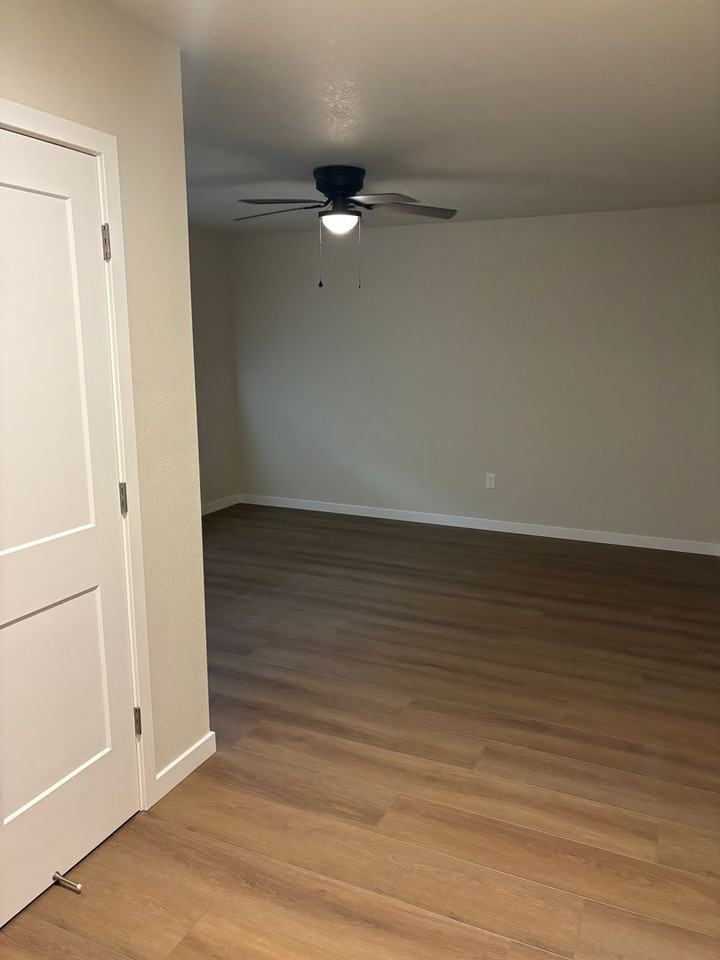 1182 Franklin Ave - Photo 7 of 14