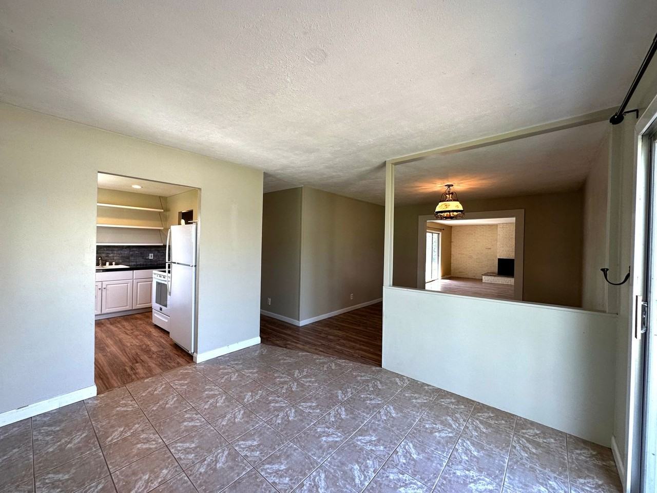 2202 Dallas St - Photo 2 of 31