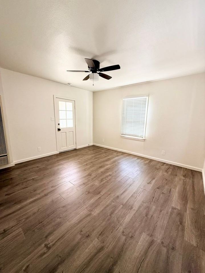 232 1/2 S G St - Photo 5 of 13