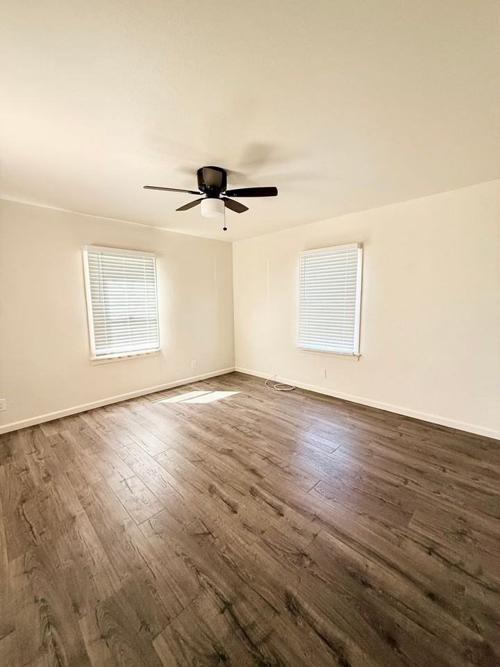 232 1/2 S G St - Photo 6 of 13