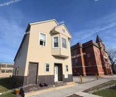 featured image of 4927 Magoun Ave