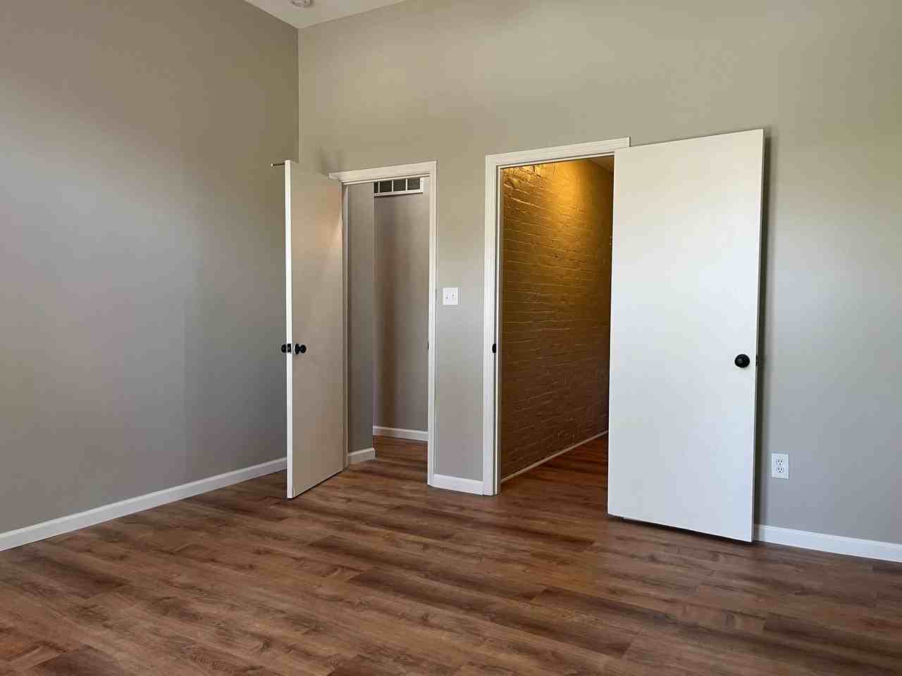 2405 2405 Menard St. - 2405 1FL - Photo 7 of 10