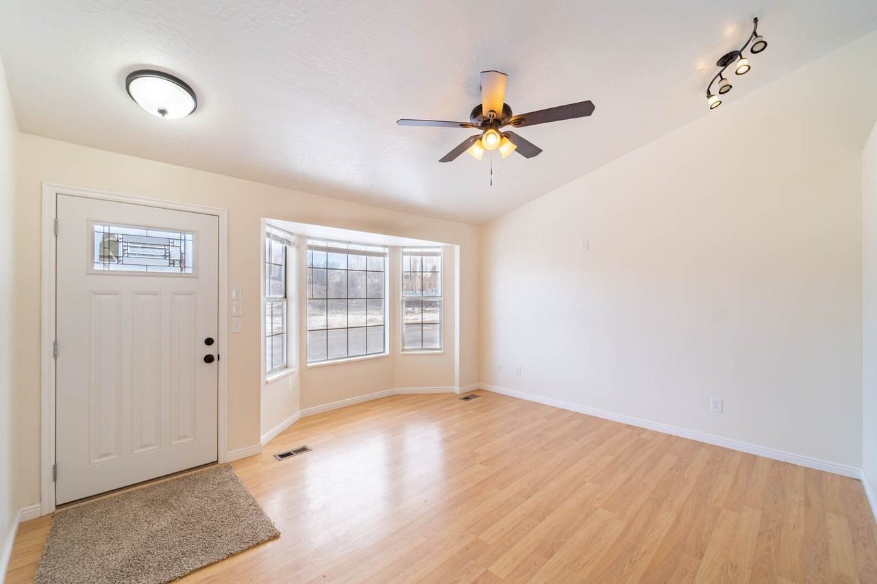 703 Mittry Ave - Photo 2 of 15