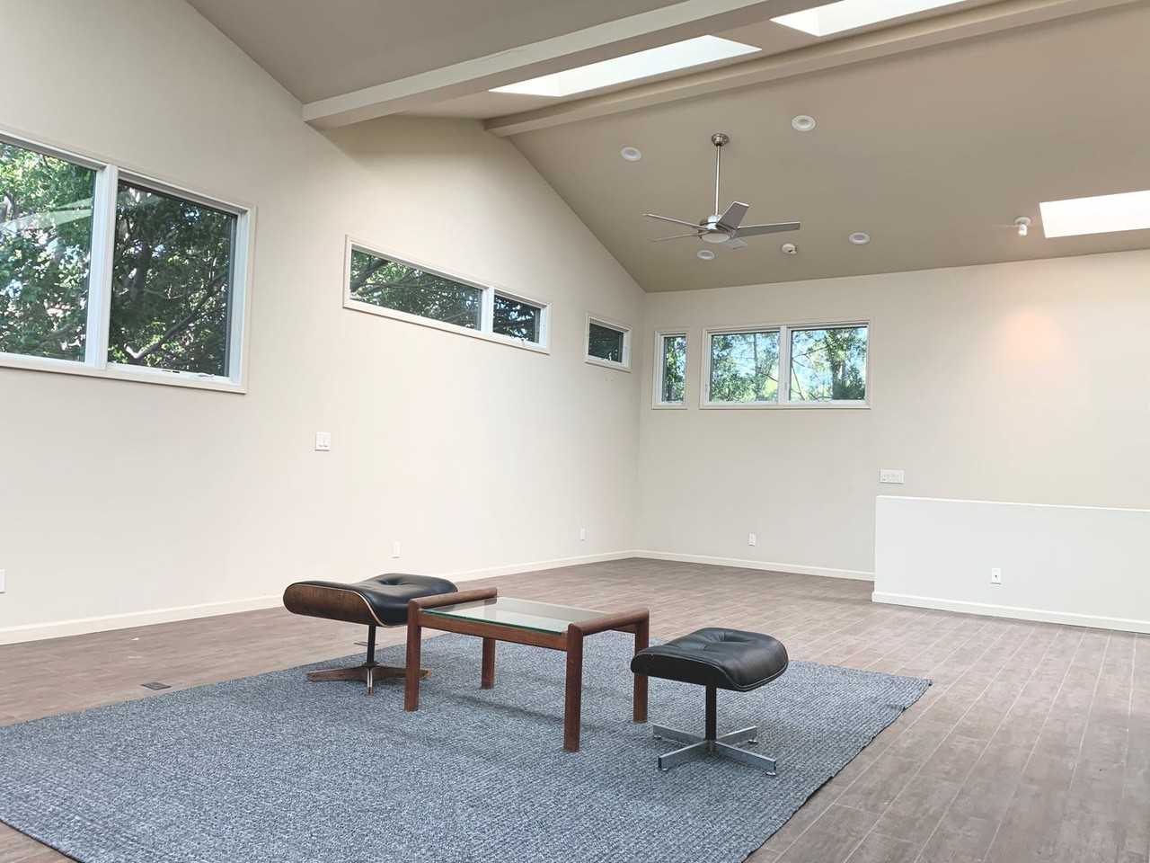 751 N Harper Ave - Photo 5 of 23