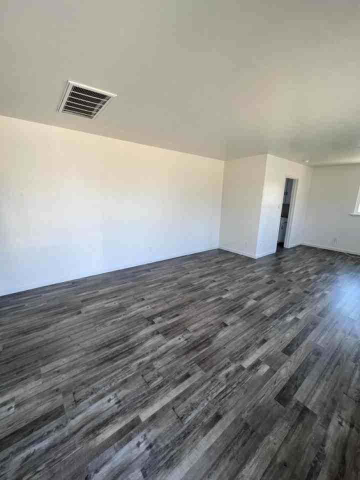 2901 Berger St - Photo 2 of 14