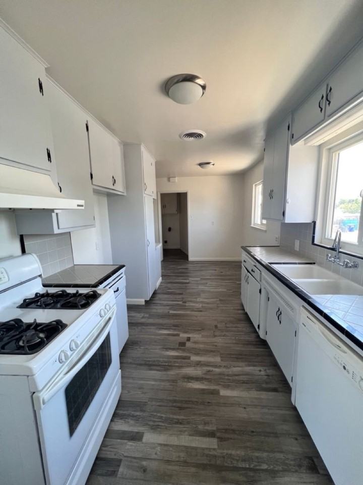 2901 Berger St - Photo 5 of 14