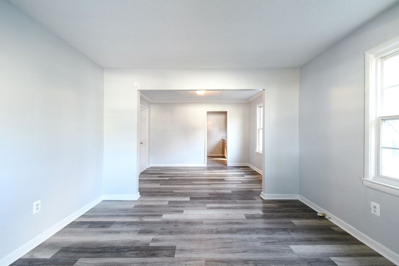 1416 Richmond Ave - Photo 4 of 21