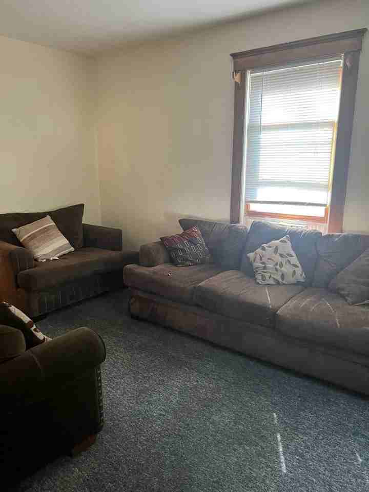 720 Catherine St - Photo 3 of 14