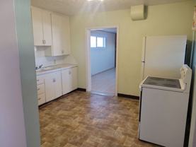 905 N Lincoln - Photo 1 of 1
