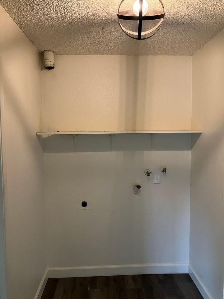 1112 Patty Way #B - Photo 7 of 9