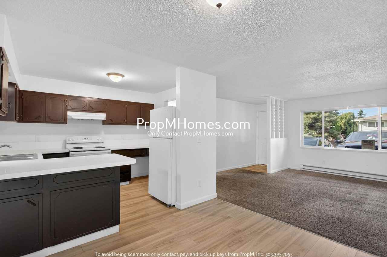 1131 Ne 162nd Ave - Photo 3 of 20