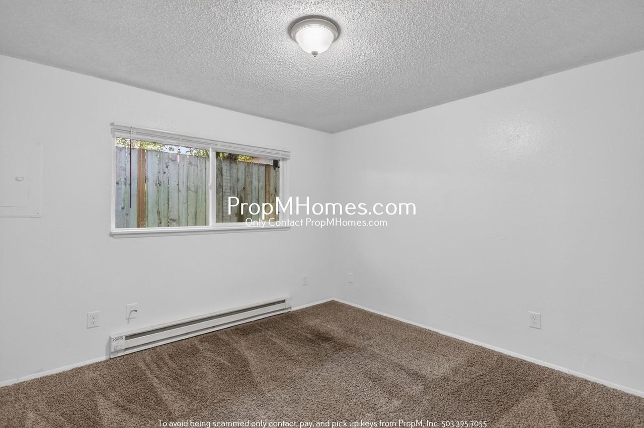 1131 Ne 162nd Ave - Photo 7 of 20