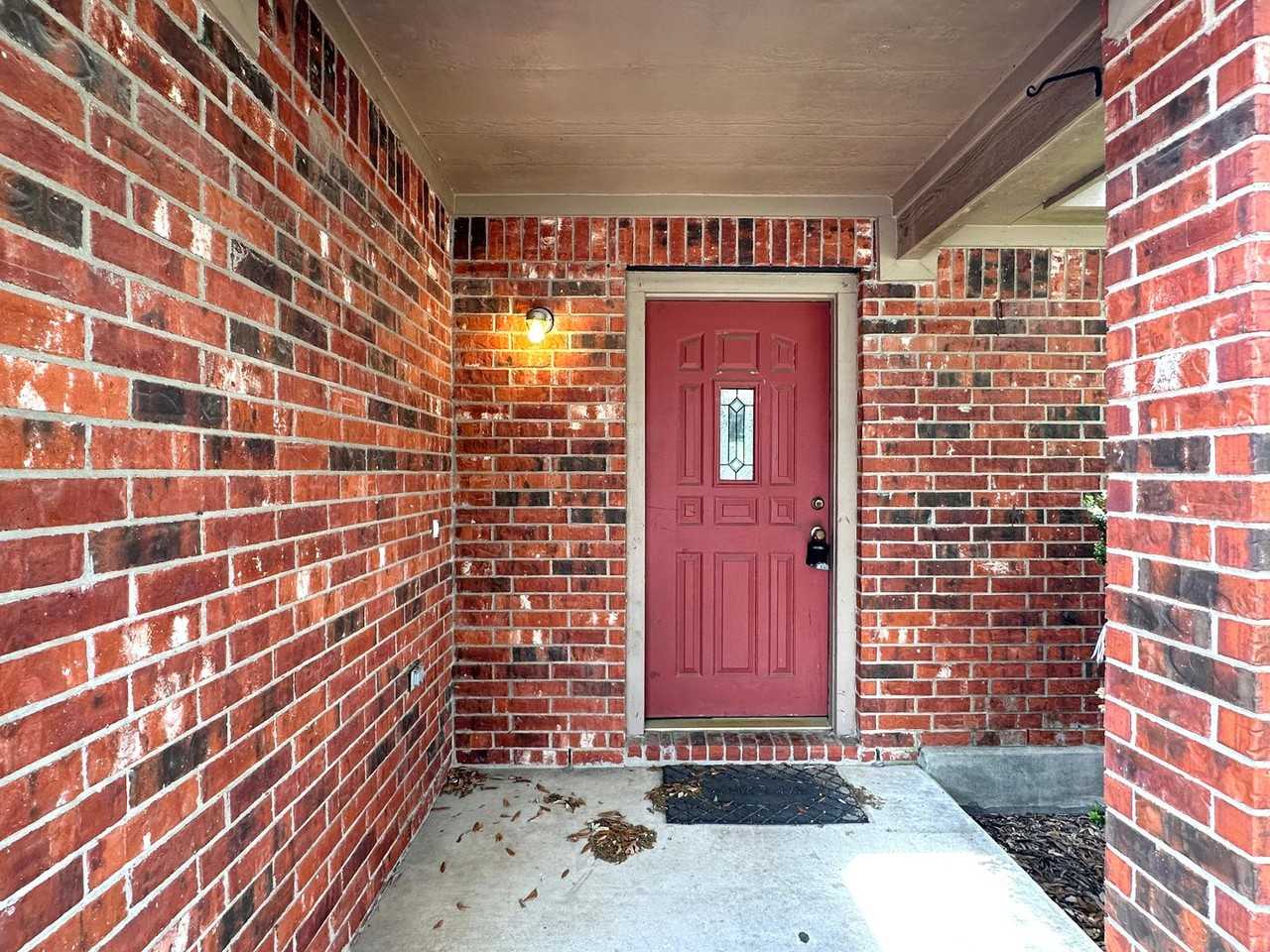 202 Lucky Clover Ln - Photo 4 of 21