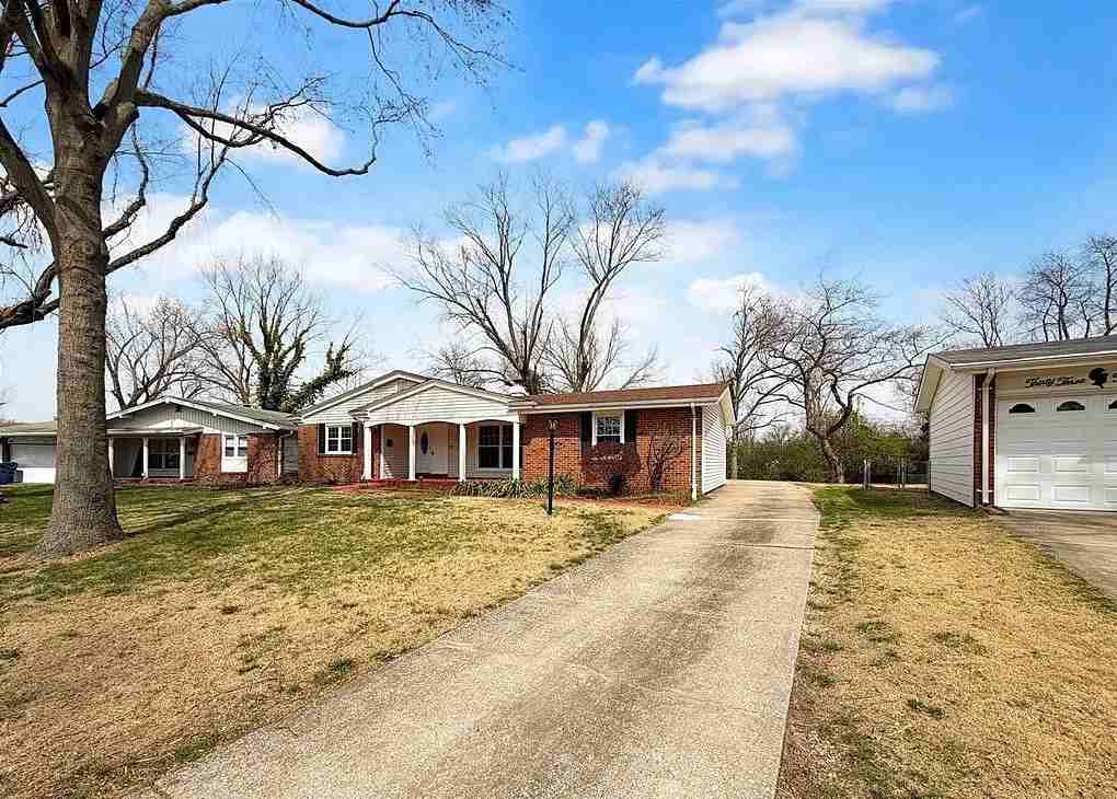 Dundee Cir - Photo 3 of 11