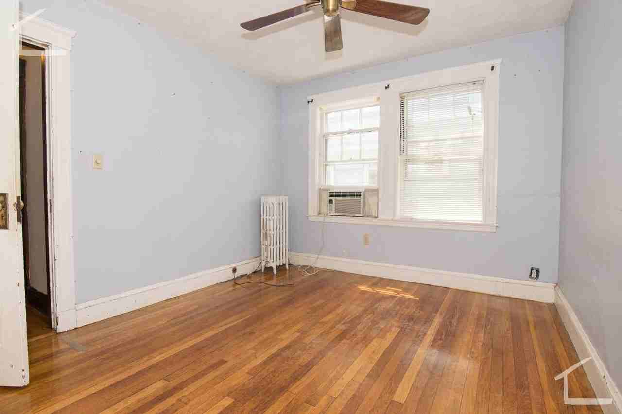 98 Beechcroft St - Photo 7 of 9