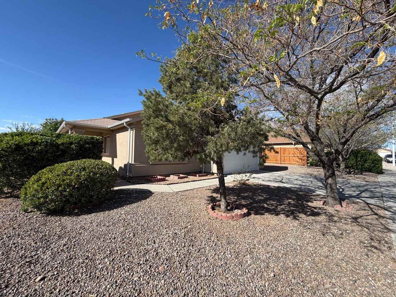 5756 Carmen Rd Nw - Photo 3 of 31