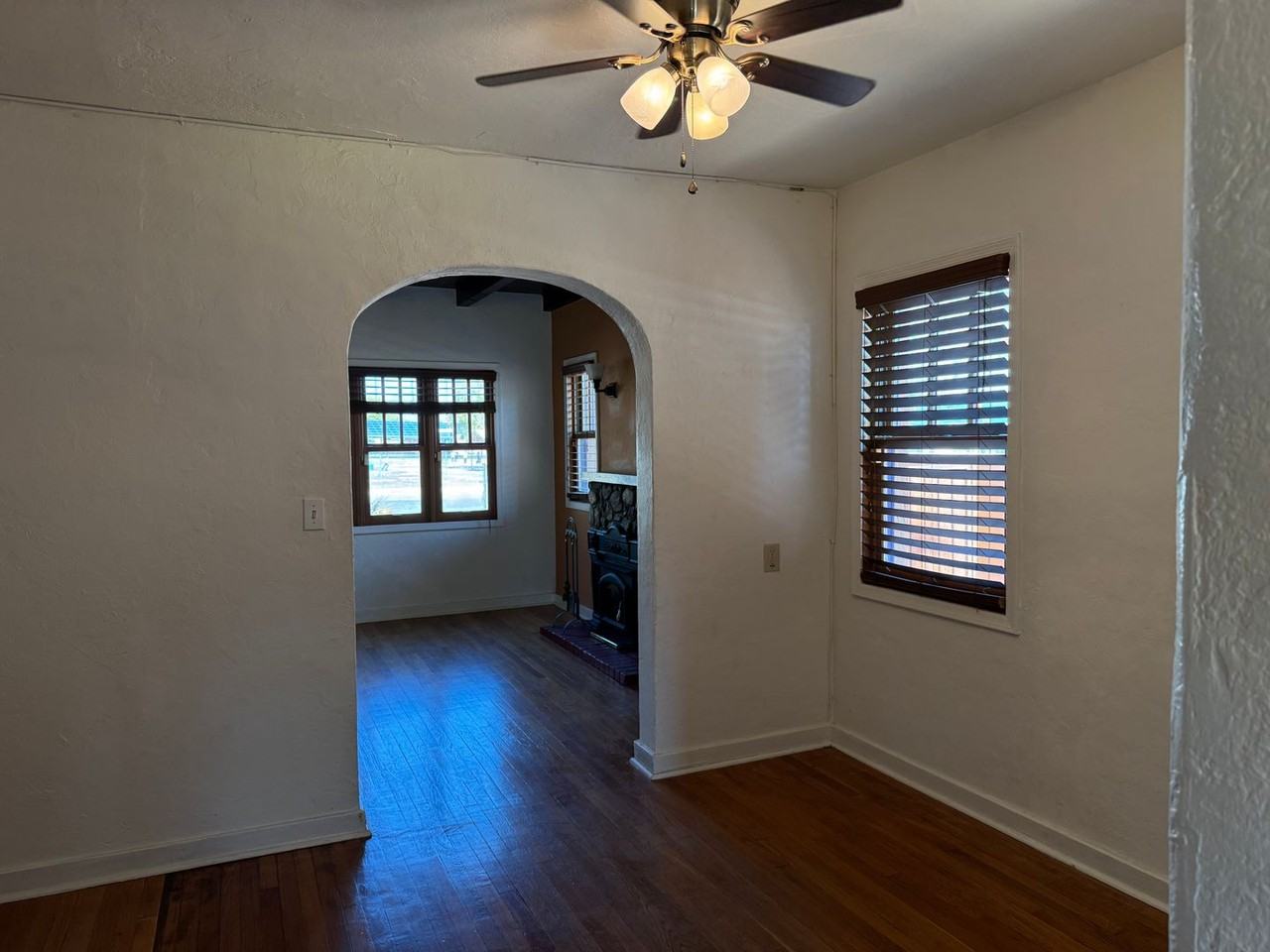 3004 E Adams St - Photo 7 of 21