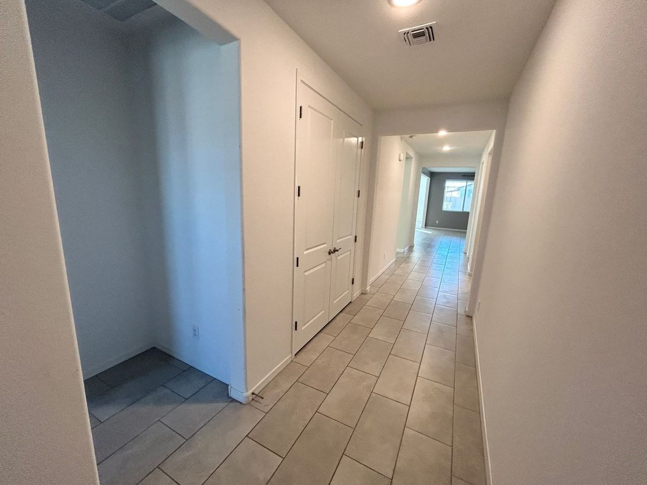 19937 W Exeter Blvd - Photo 2 of 29