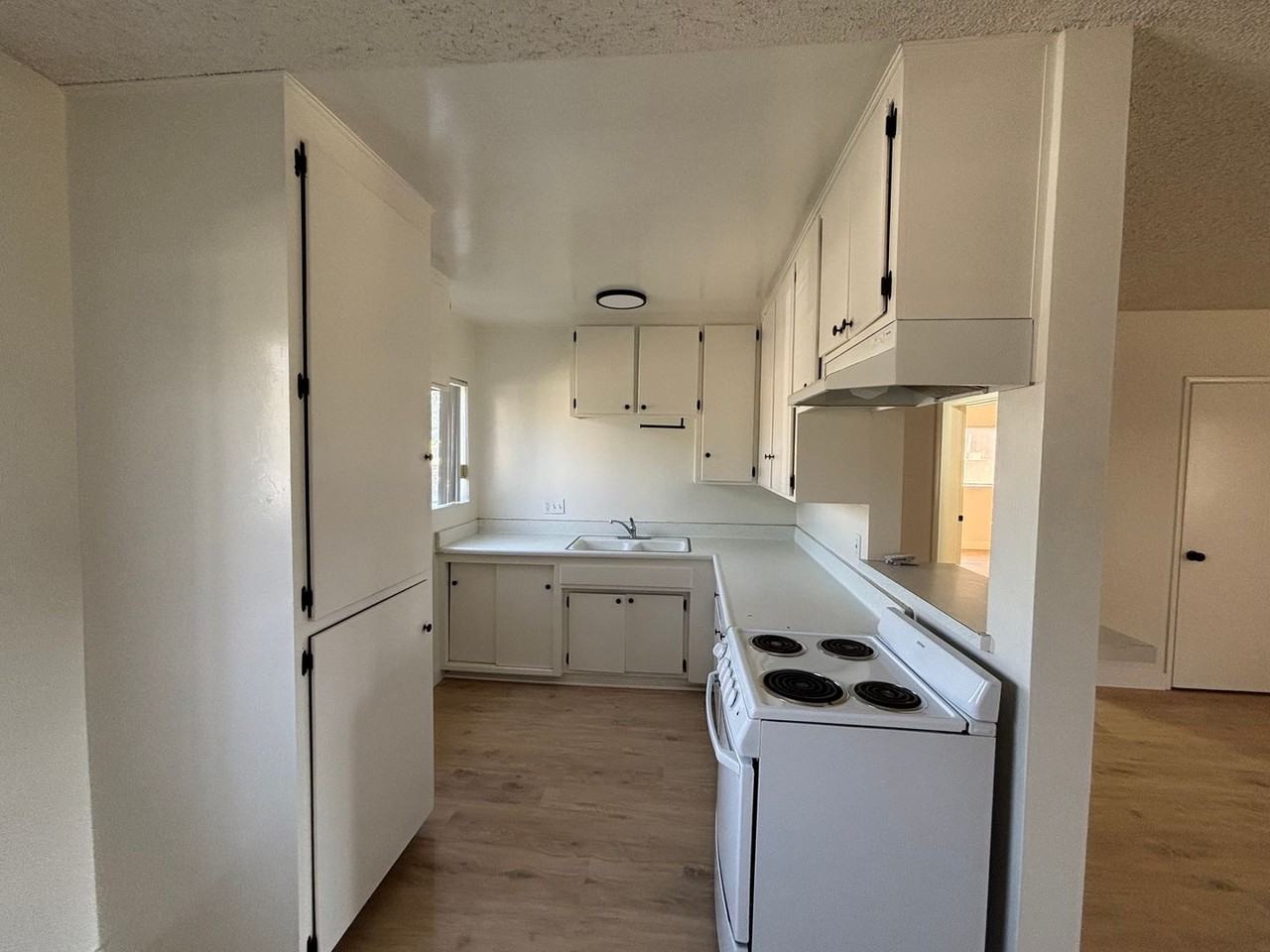 BV91-915 Mount Olive Dr. Duarte, CA 91010 - Photo 4 of 19