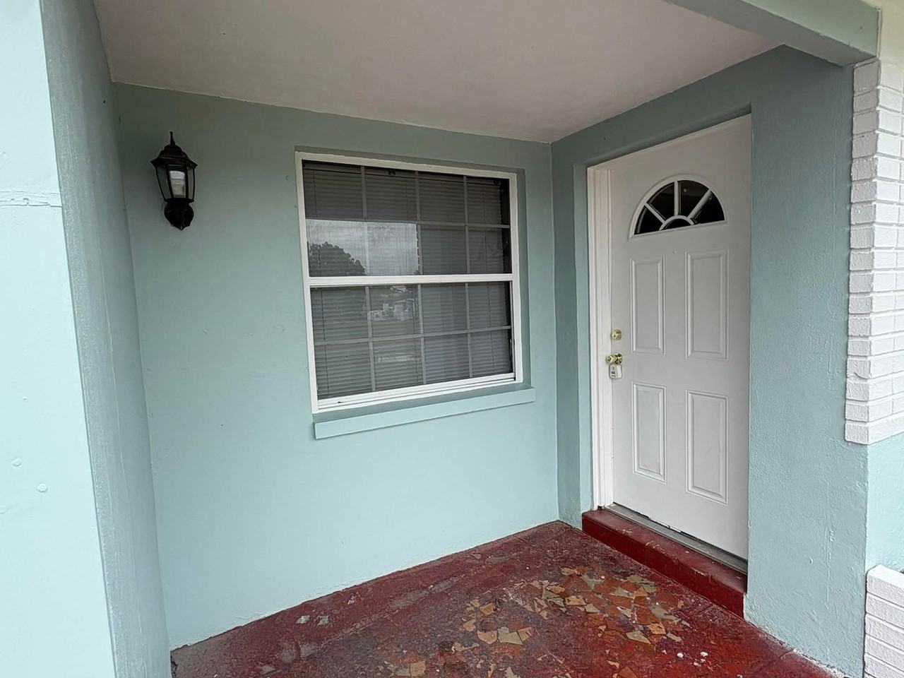 1328 Ellendale Cir - Photo 2 of 32