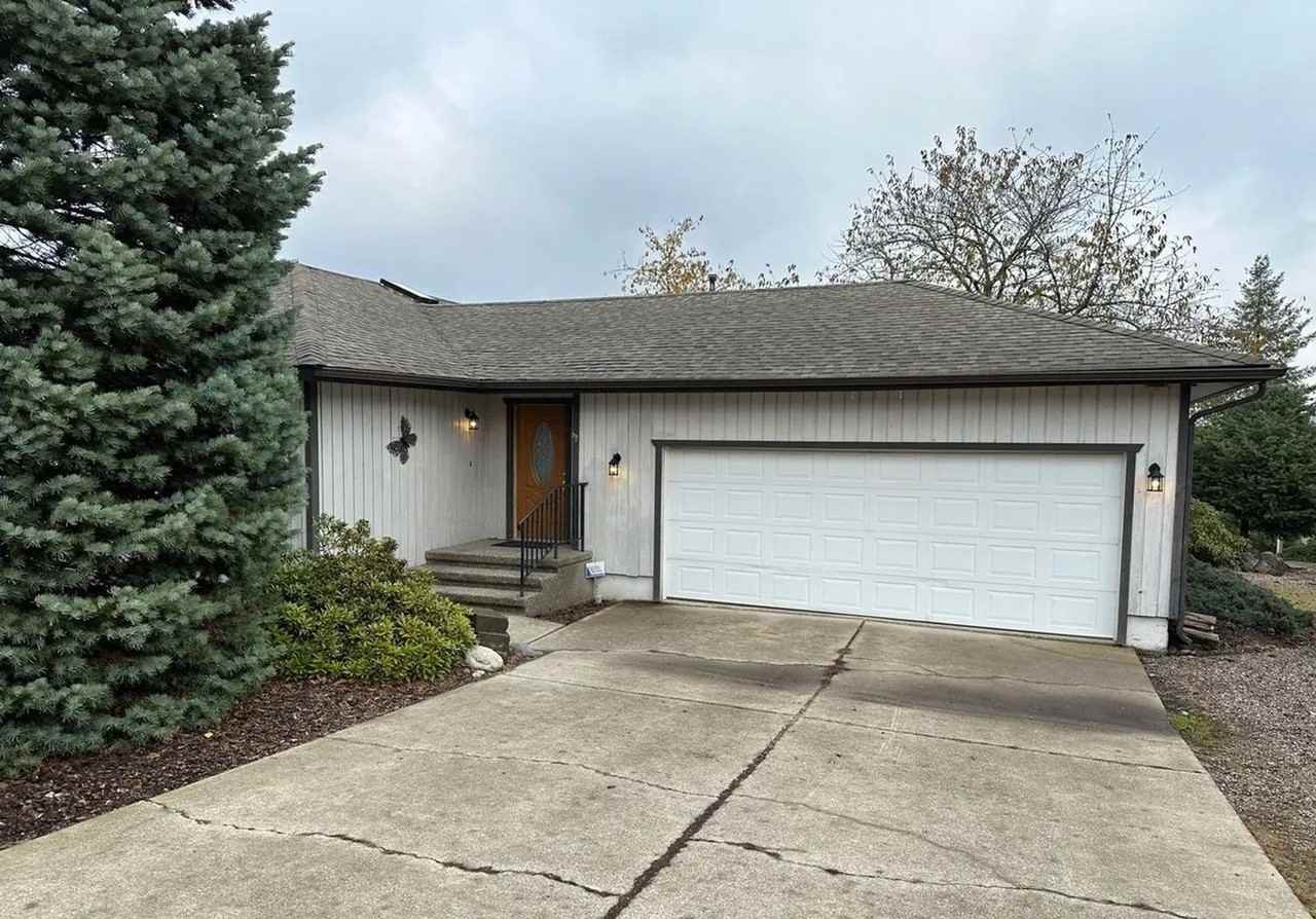 1529 E Loch Haven Dr - Photo 2 of 19