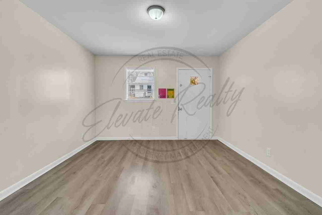 114 E 17th St #2 - Photo 4 of 17