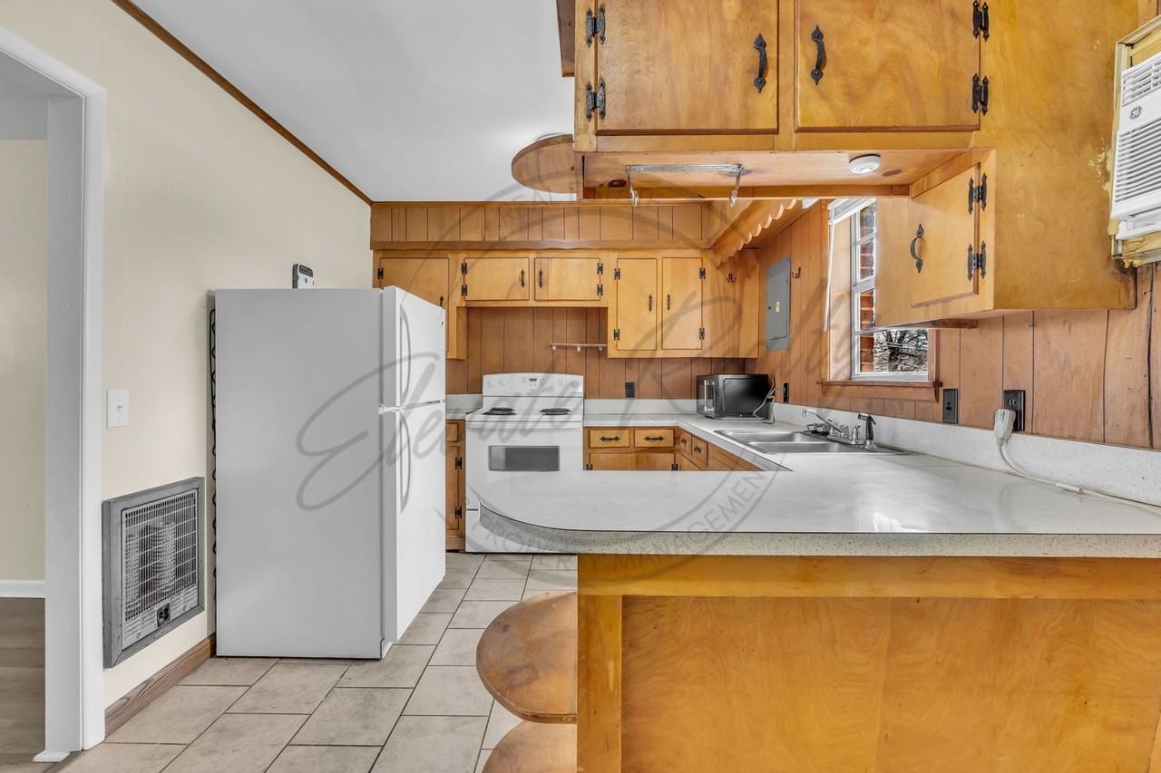 114 E 17th St #2 - Photo 7 of 17