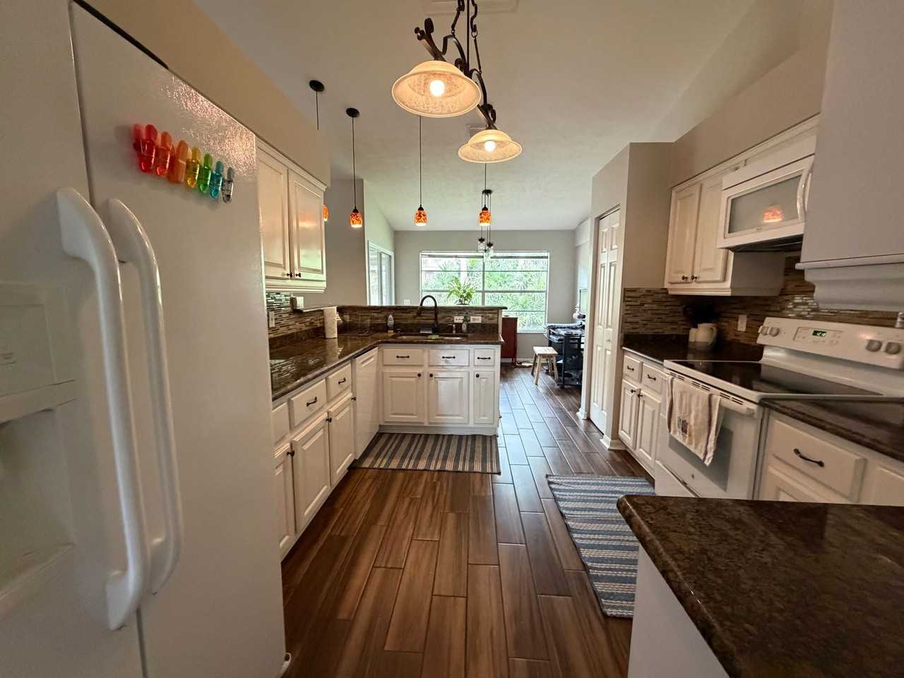 4022 Nw 34th Ter - Photo 5 of 17