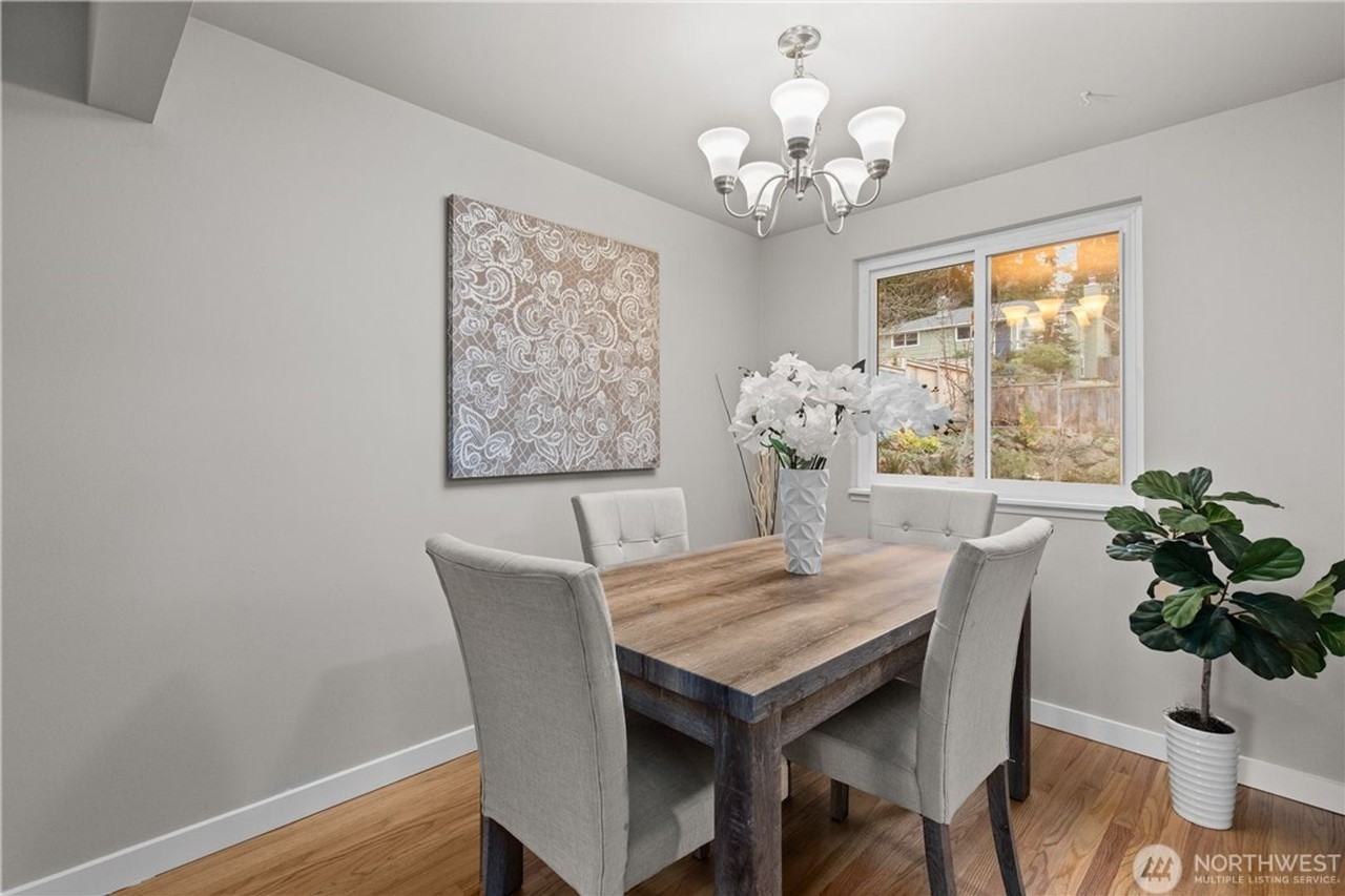 10526 Alton Ave Ne - Photo 6 of 31