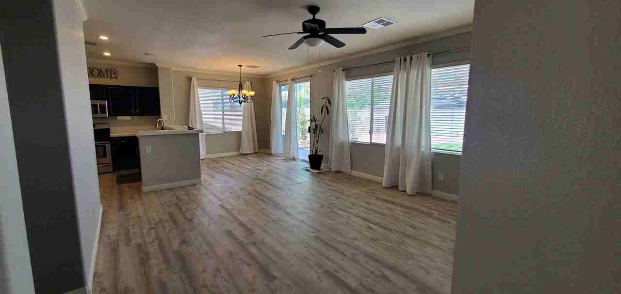 2508 Wellworth Ave - Photo 4 of 28