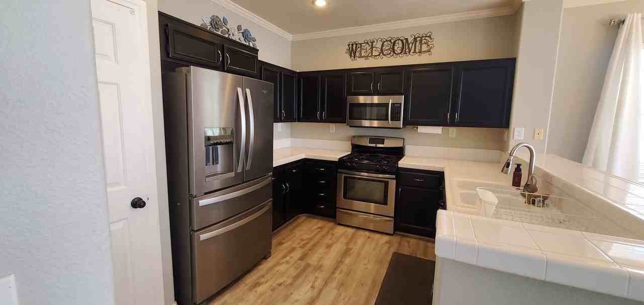 2508 Wellworth Ave - Photo 7 of 28