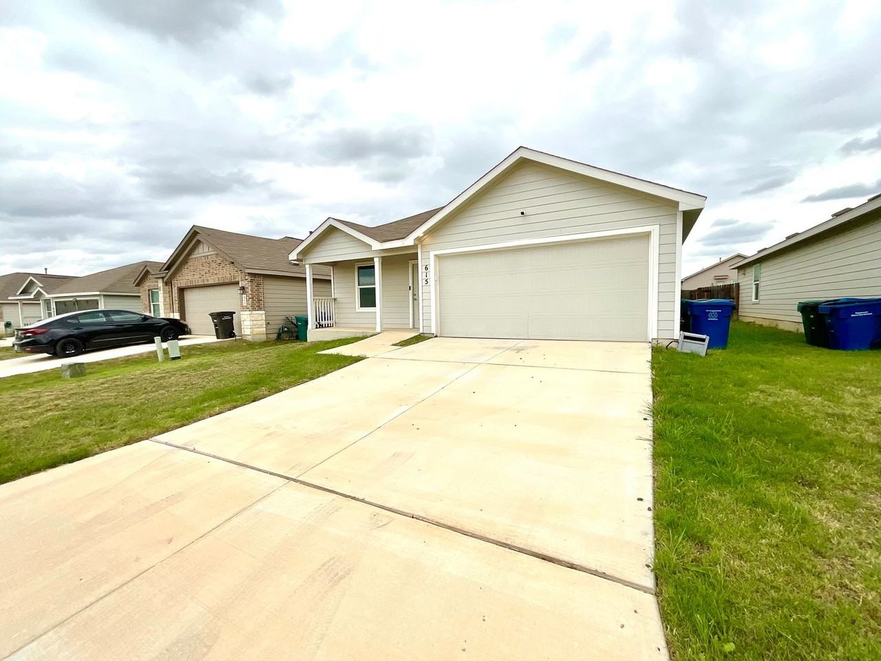 615 Bean Bnd - Photo 2 of 40