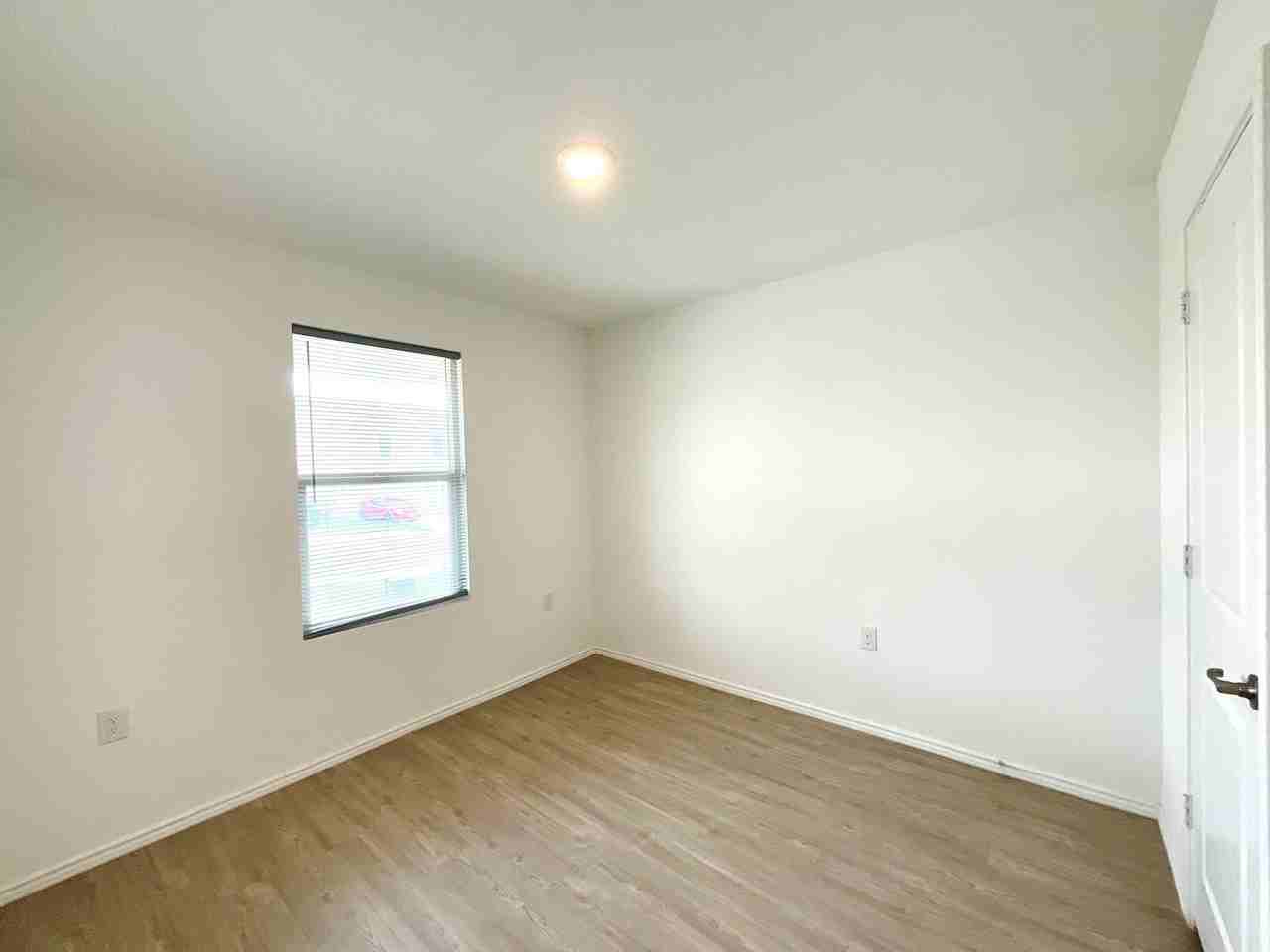 615 Bean Bnd - Photo 7 of 40