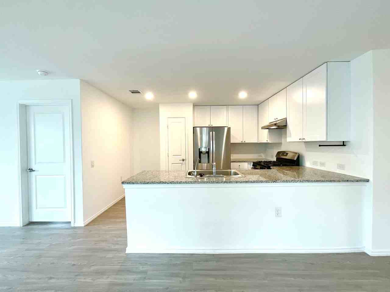 615 Bean Bnd - Photo 7 of 44