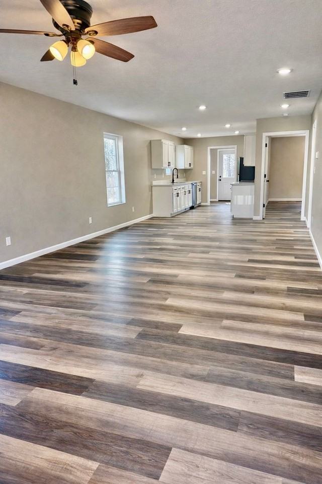 2117 Beech St - Photo 3 of 18