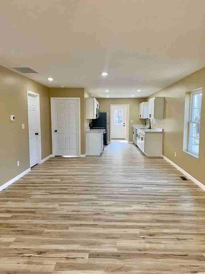 2119 Beech St - Photo 3 of 22