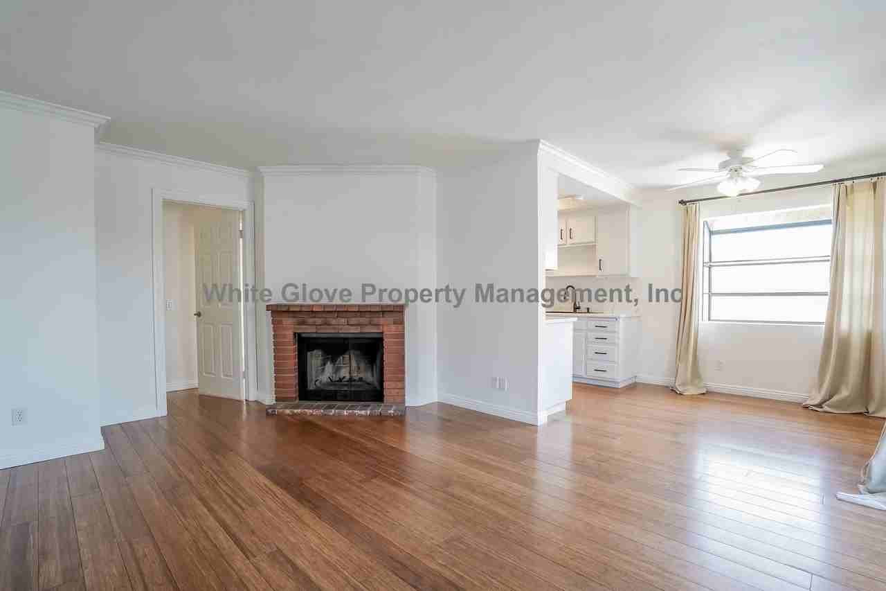 125 S Poplar Ave - Photo 2 of 11