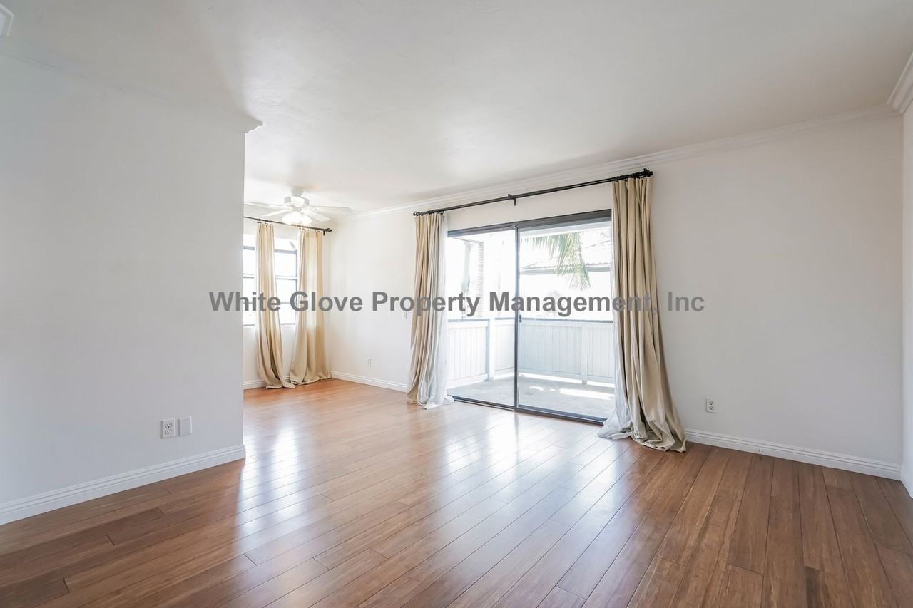 125 S Poplar Ave - Photo 3 of 11