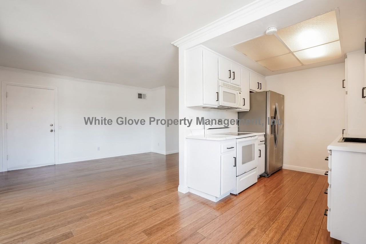 125 S Poplar Ave - Photo 4 of 11