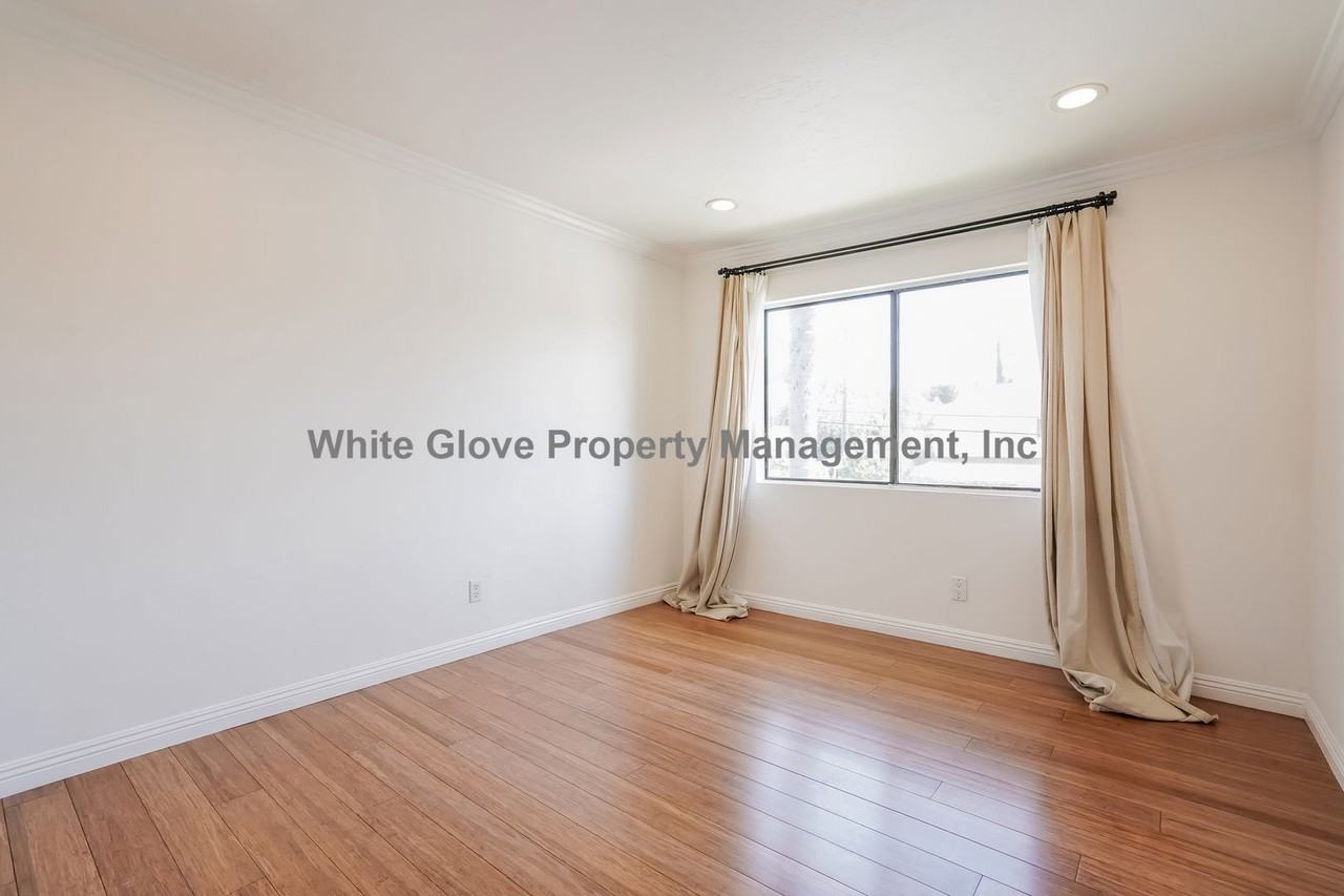 125 S Poplar Ave - Photo 7 of 11