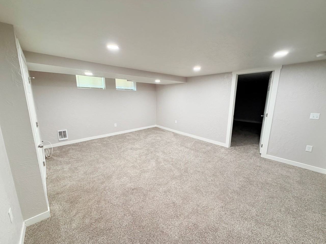 921 4th Ave N - Photo 2 of 13